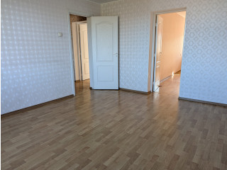 Kool üle tee + 5 m² kinnine rõdu