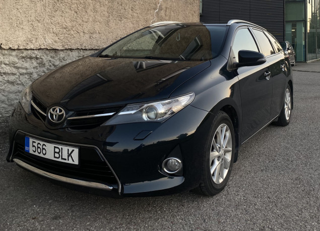 muua-toyota-auris-16-97kw-2014-automaat-big-0