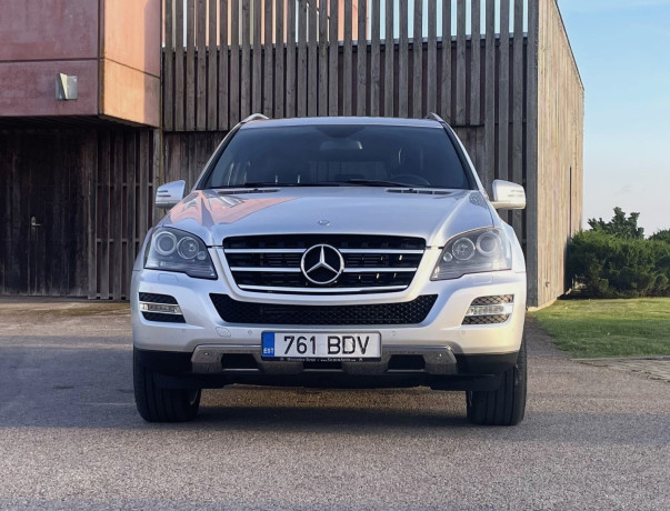 muua-mercedes-benz-ml-300-grand-edition-30-150kw-big-4