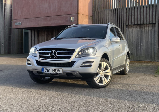 muua-mercedes-benz-ml-300-grand-edition-30-150kw-big-0