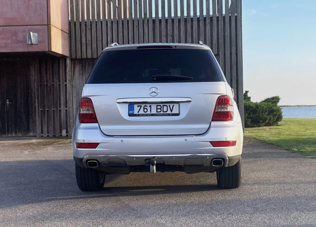 muua-mercedes-benz-ml-300-grand-edition-30-150kw-big-2