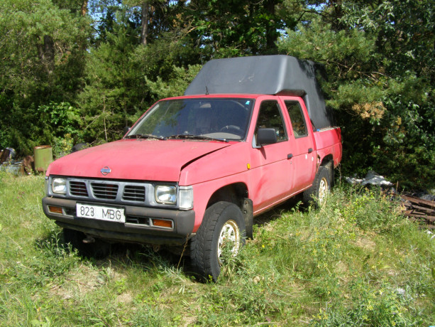 nissan-pickup-big-2